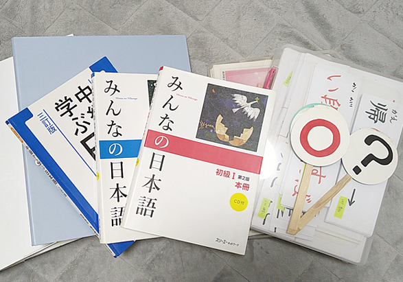 KEC日本語学院の教材・フラッシュカードなどの写真 ぷかぷかさん撮影